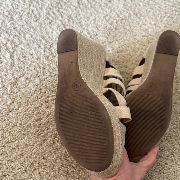 Merona tan wedge sandal size 9.5 - Picture 6 of 6